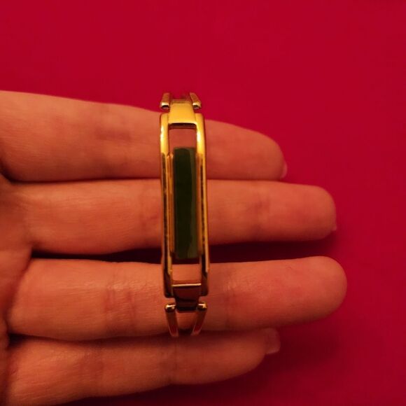 Avon Vintage Signed Gold Plated Bangle Bracelet Green Stone - Picture 2 of 4